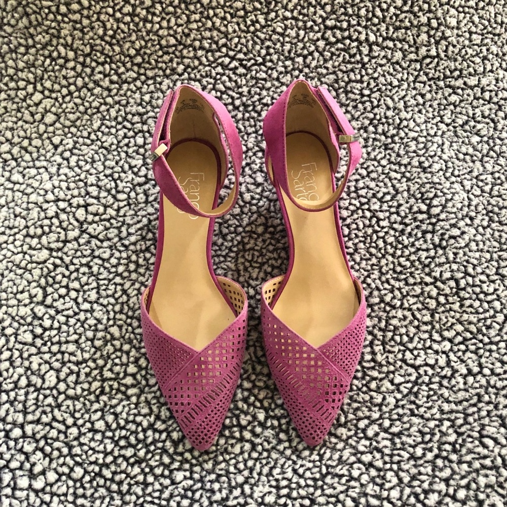 Franco Sarto • Pointed Toe Eyelet Wedge • Lilac